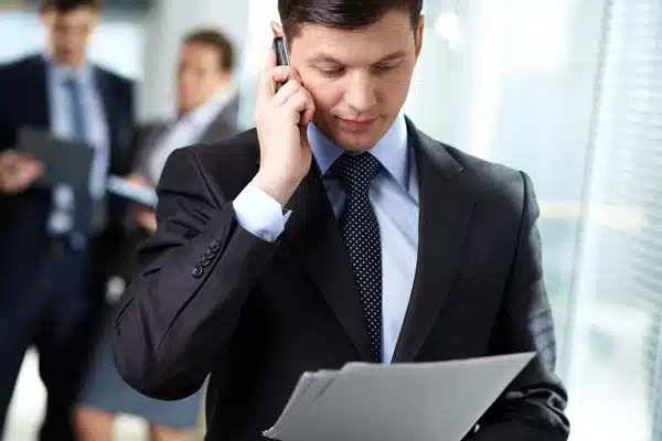 بیشتر گوش دهید، کمتر دفاع کنید